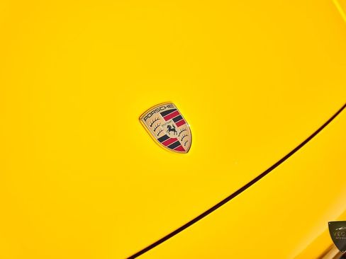 Used 2025 Porsche 911 Carrera RWD image 7