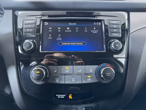 Used 2022 Nissan Rogue Sport S AWD/4WD image 16
