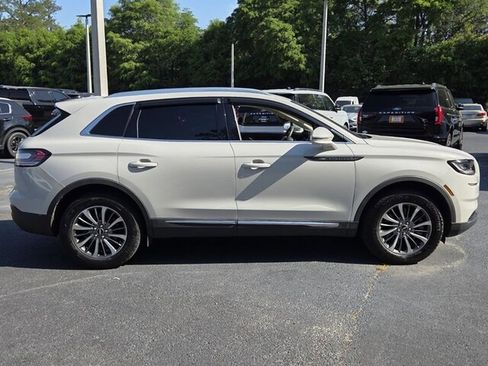 Used 2023 Lincoln Nautilus FWD w/ Premium Package image 15