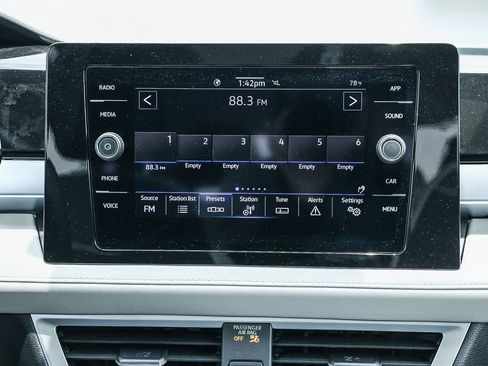 New 2025 Volkswagen Taos SE image 27