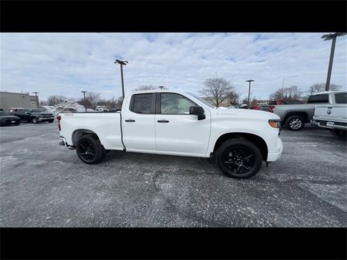 Certified 2022 Chevrolet Silverado 1500 Custom image 9