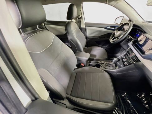 Used 2023 Volkswagen Taos SE image 27