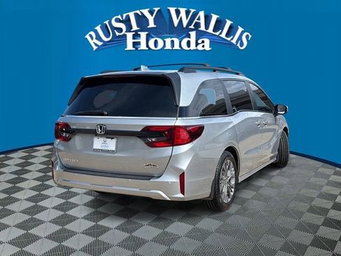 Certified 2025 Honda Odyssey Touring image 2