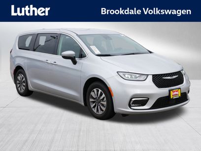 Used 2023 Chrysler Pacifica Touring-L