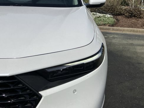 Certified 2025 Honda Accord EX-L image 5