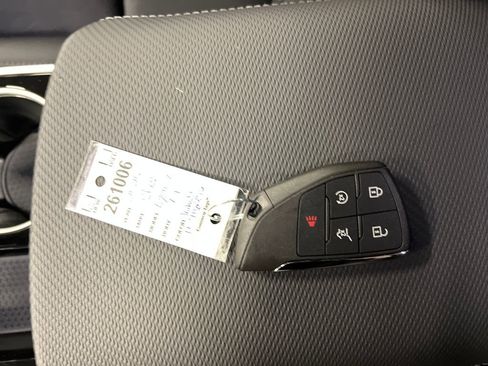 New 2026 Chevrolet Equinox LT w/ Convenience Package II image 28