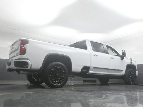 Used 2025 Chevrolet Silverado 2500 High Country w/ High Country Premium Package AWD/4WD image 30