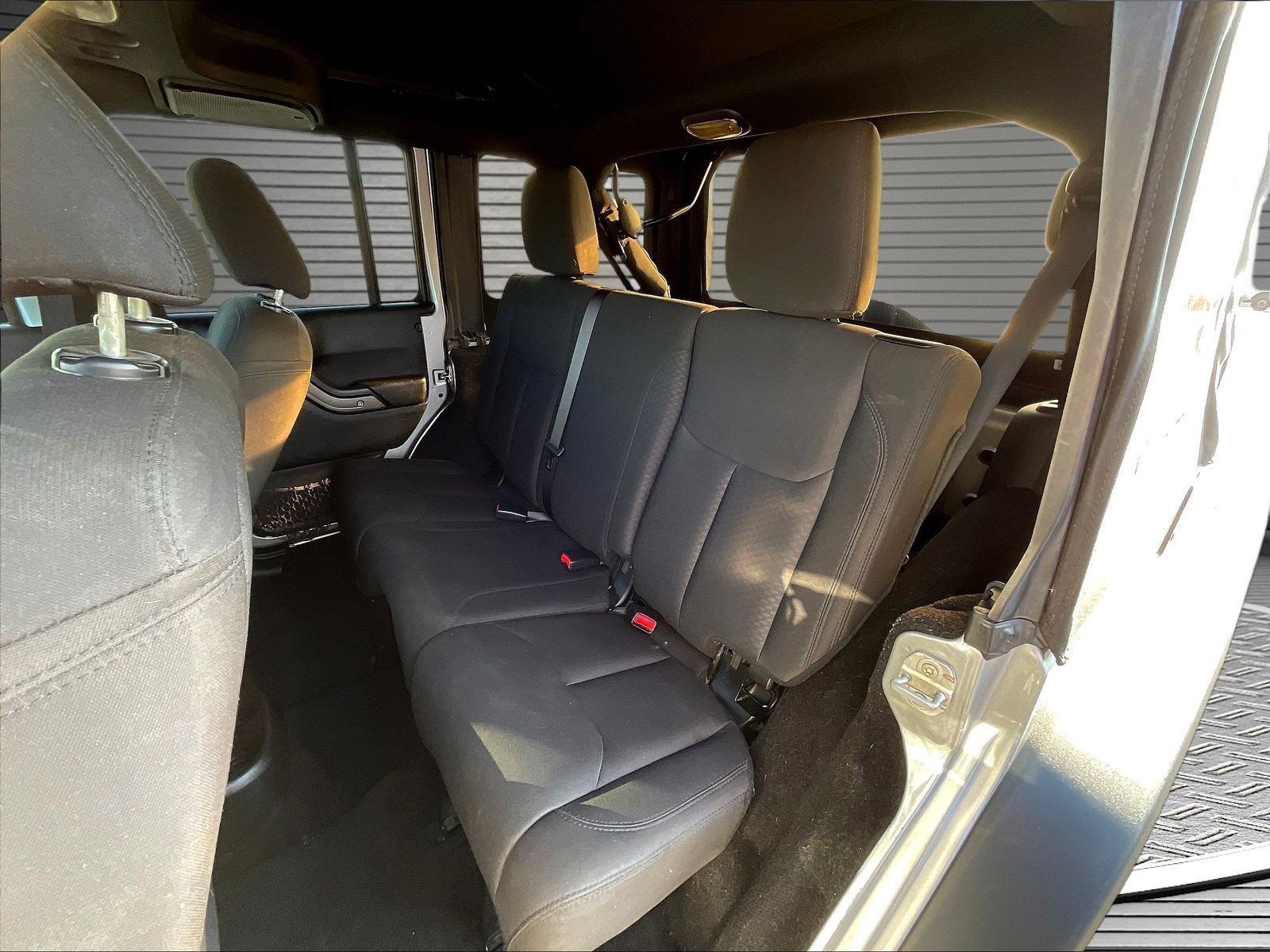 Used 2017 Jeep Wrangler Unlimited Sport AWD/4WD image 19