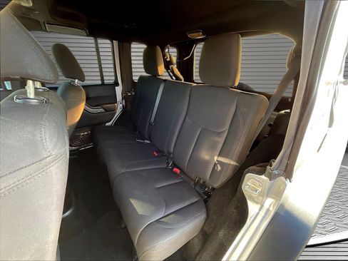 Used 2017 Jeep Wrangler Unlimited Sport AWD/4WD image 19