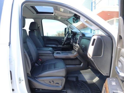 Used 2019 GMC Sierra 3500 Denali image 21