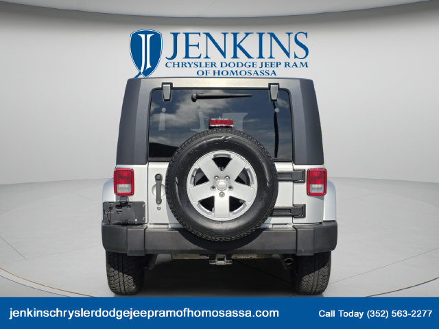 Used 2007 Jeep Wrangler Unlimited Sahara w/ Trailer Tow Group AWD/4WD image 6