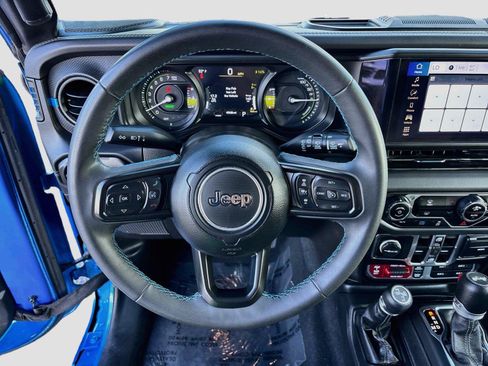 Used 2024 Jeep Wrangler Unlimited Rubicon 4xe AWD/4WD image 13