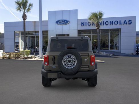 New 2025 Ford Bronco Base image 5