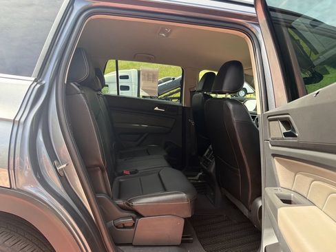 Used 2023 Volkswagen Atlas SE w/ Black Wheel Package AWD/4WD image 32