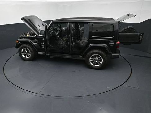 Used 2022 Jeep Wrangler Unlimited Sahara w/ Cold Weather Group AWD/4WD image 27