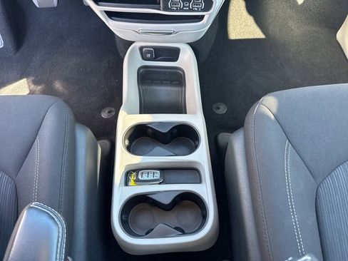 Used 2024 Chrysler Voyager LX image 13