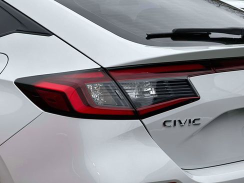 Used 2024 Honda Civic Sport image 9