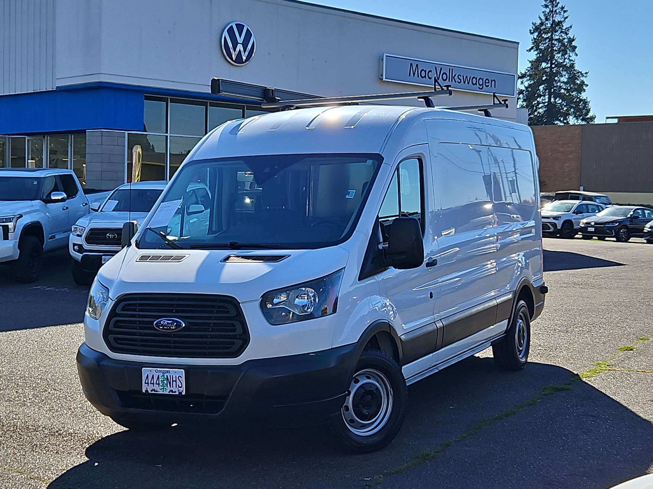 Used 2017 Ford Transit 250 148 Medium Roof RWD image 1