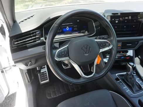 Used 2025 Volkswagen Jetta Sport FWD image 11