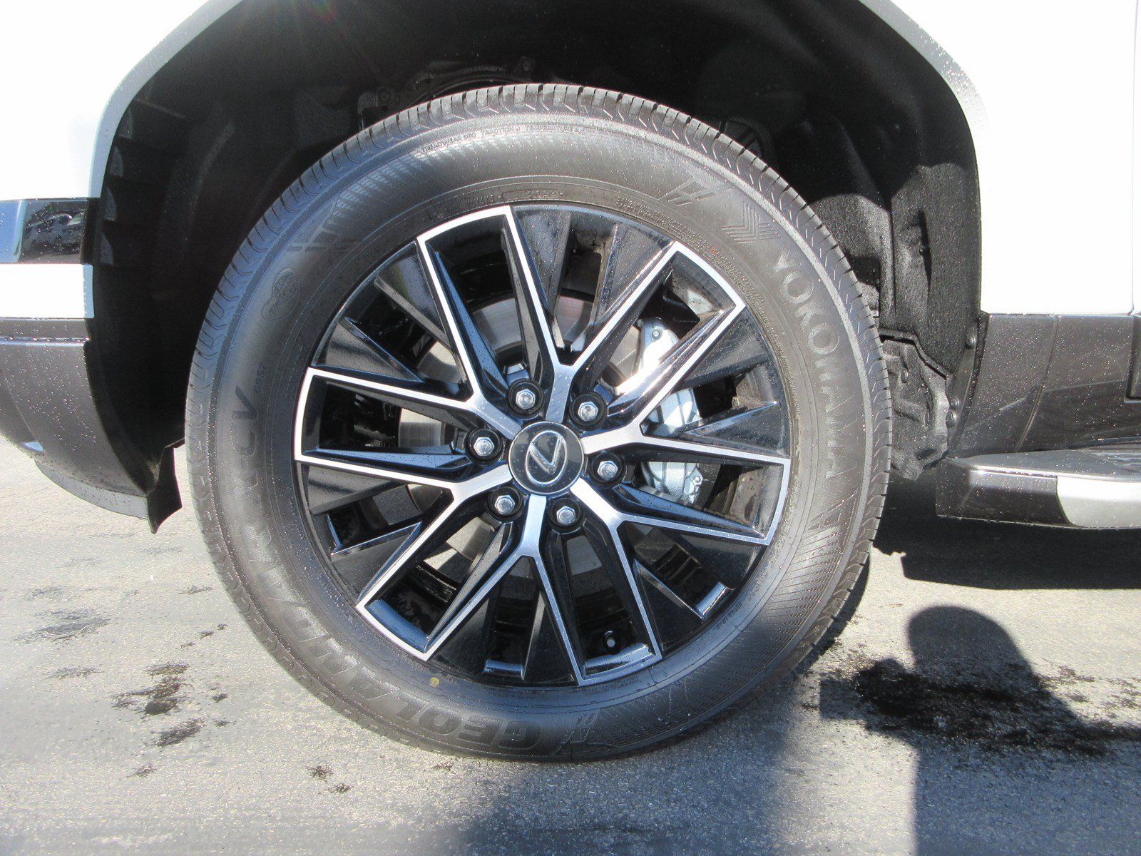 Used 2026 Lexus GX 550 w/ Accessory Package (Z1) AWD/4WD image 18