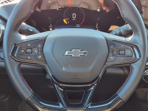 Used 2024 Chevrolet Trax RS w/ Sunroof Package image 21