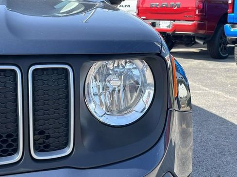 Used 2023 Jeep Renegade Latitude AWD/4WD image 9