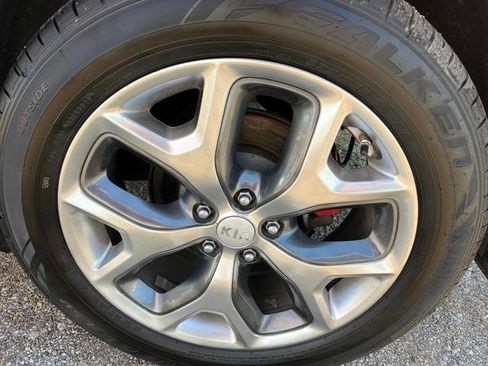 Used 2017 Kia Sorento SX image 11