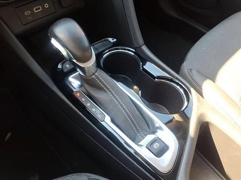 Used 2022 Buick Encore GX Select image 18