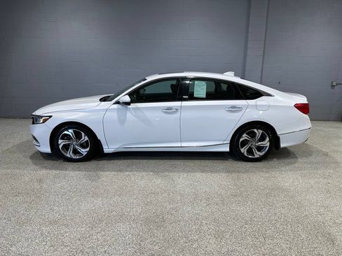 Used 2018 Honda Accord Touring image 5