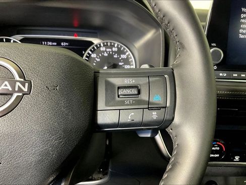 Used 2025 Nissan Rogue SV AWD/4WD image 26