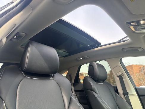 Certified 2022 Genesis GV70 2.5T w/ Advanced Package image 37