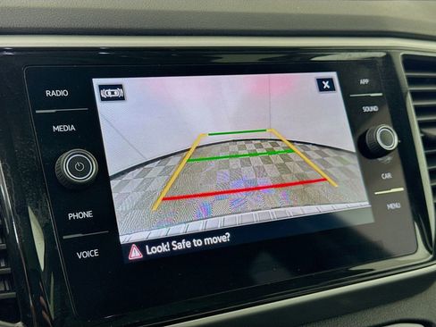 Used 2023 Volkswagen Atlas SE w/ Panoramic Sunroof Package image 17