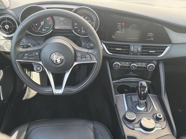 Used 2017 Alfa Romeo Giulia Ti AWD/4WD image 22