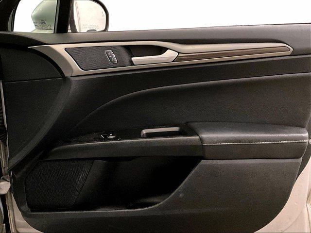 Used 2019 Ford Fusion SEL FWD image 24