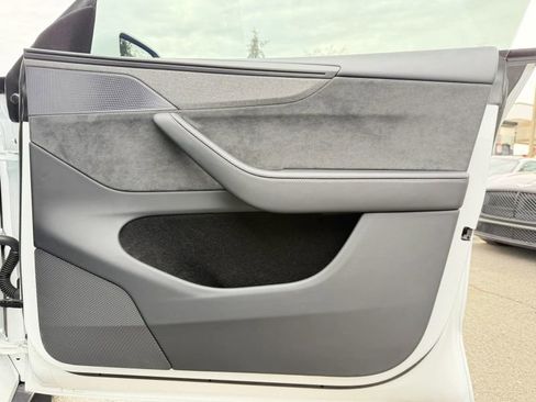 Used 2026 Tesla Model Y AWD image 27