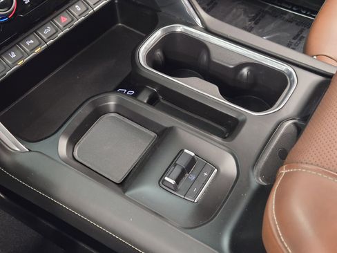 Used 2024 GMC Sierra 2500 Denali Ultimate image 20