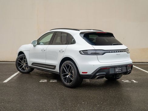 Used 2025 Porsche Macan image 3