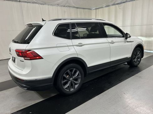Used 2023 Volkswagen Tiguan SE AWD/4WD image 2