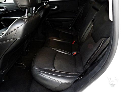 Used 2021 Jeep Compass Latitude image 10