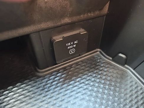 Used 2019 RAM 1500 Laramie AWD/4WD image 31