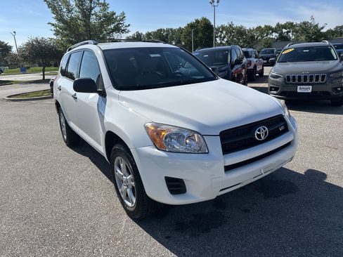 Used 2012 Toyota RAV4 4WD V6 w/ Tow Prep Pkg image 2