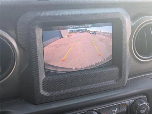 Used 2020 Jeep Wrangler Unlimited Sport image 14