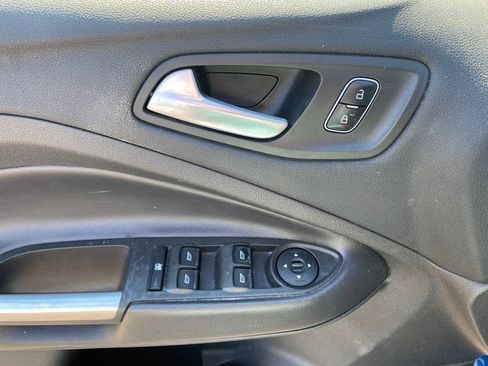 Used 2017 Ford Escape SE AWD/4WD image 14