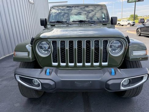 Used 2022 Jeep Wrangler Unlimited Sahara w/ Cold Weather Group AWD/4WD image 6