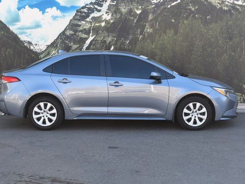 Certified 2025 Toyota Corolla LE image 2