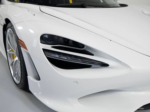 Used 2024 McLaren 750S Spider RWD image 42