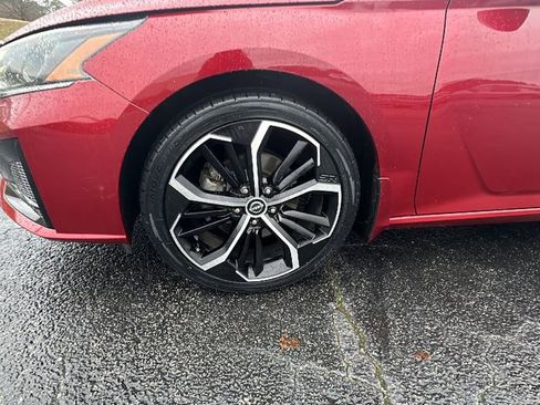 Used 2023 Nissan Altima 2.5 SR w/ SR Premium Package image 9