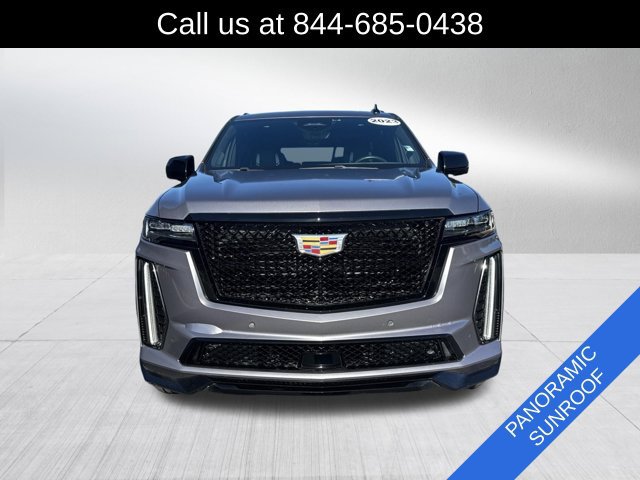Used 2023 Cadillac Escalade ESV V AWD/4WD image 2