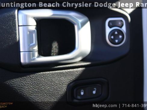 Used 2021 Jeep Gladiator Mojave image 11