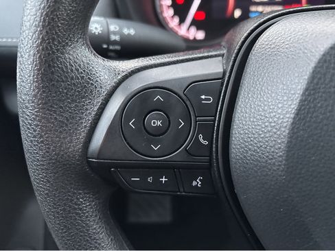 Used 2024 Toyota RAV4 XLE image 26